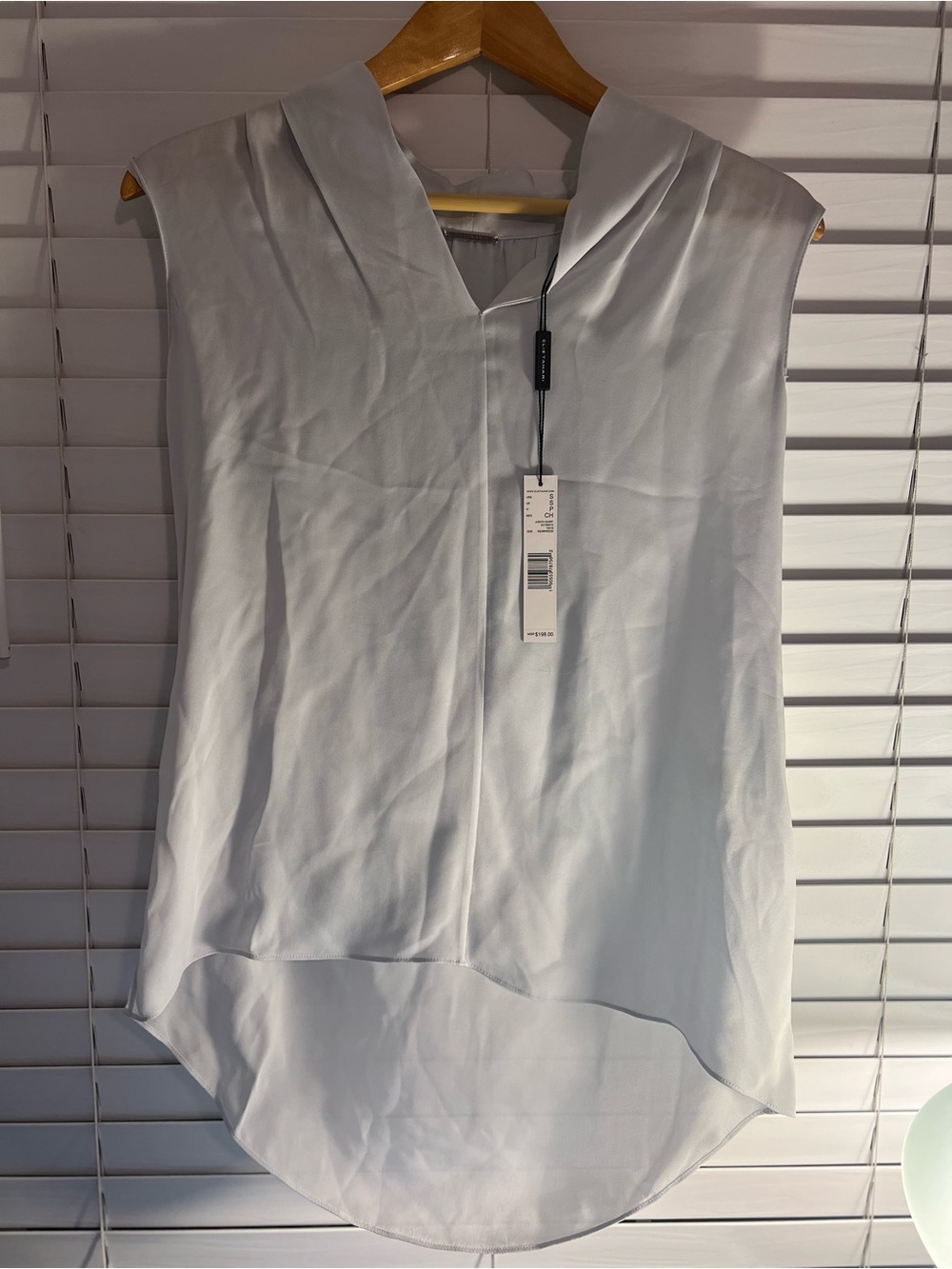 Elie Tahari Light Gray Sleeveless V-Neck Tank Top